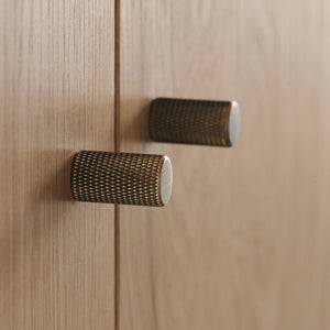 Brass_20knob_20detail.jpg