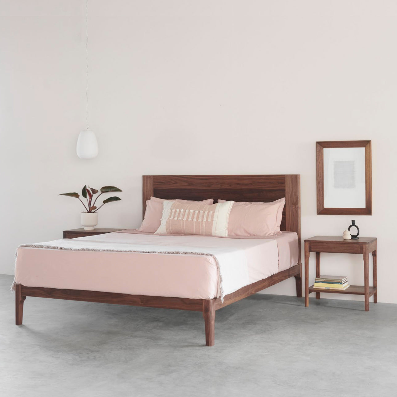 Harris Bed set walnut.jpg