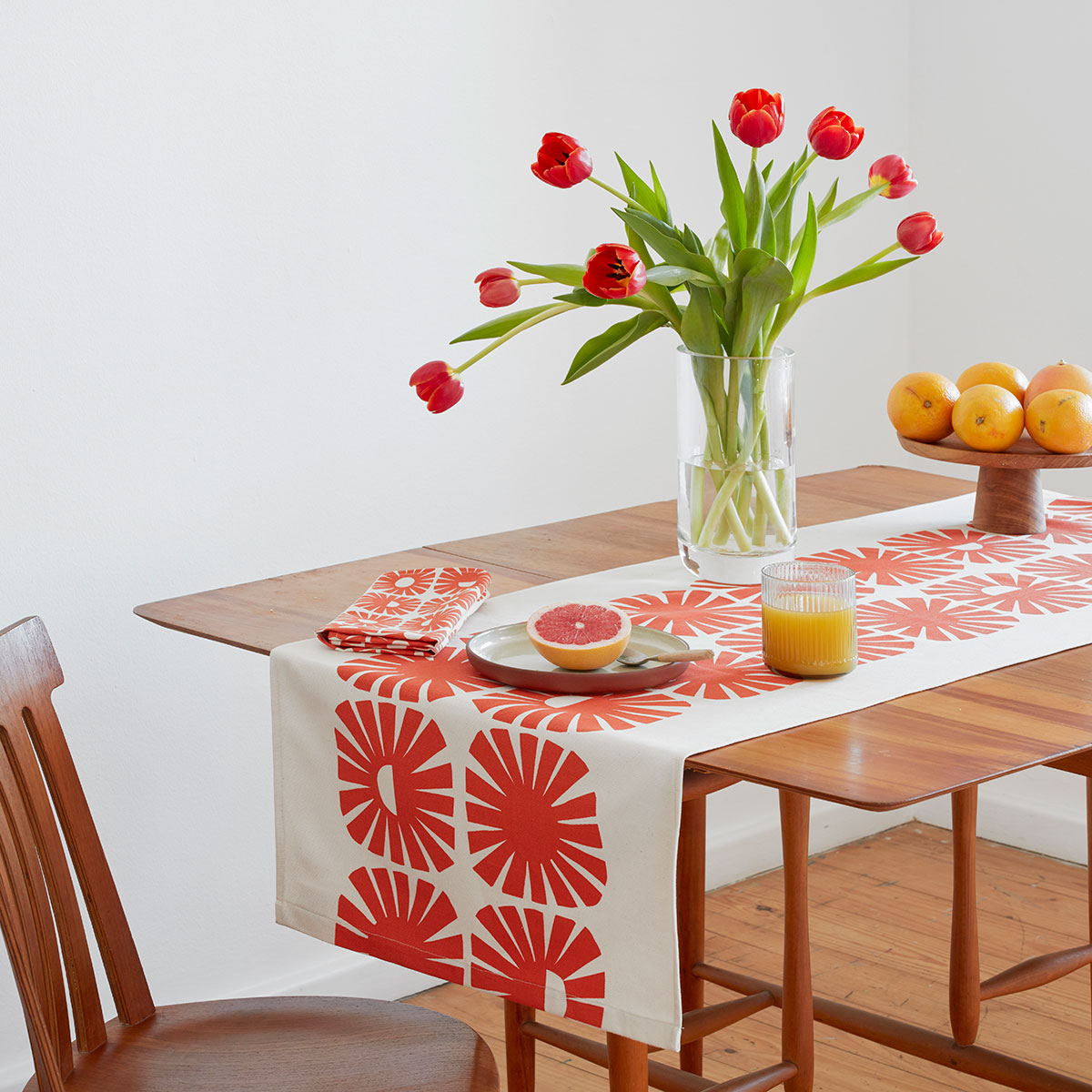 Skinny-laMinx-Table-Runner-Sunshine-Persimmon.jpg